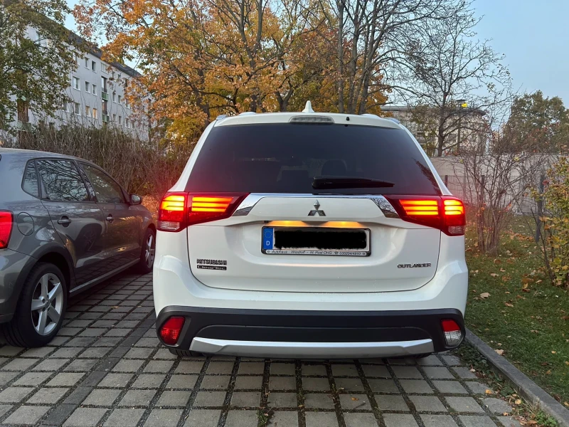 Mitsubishi Outlander 2.0 MIVEC Diamant, снимка 4 - Автомобили и джипове - 47857896