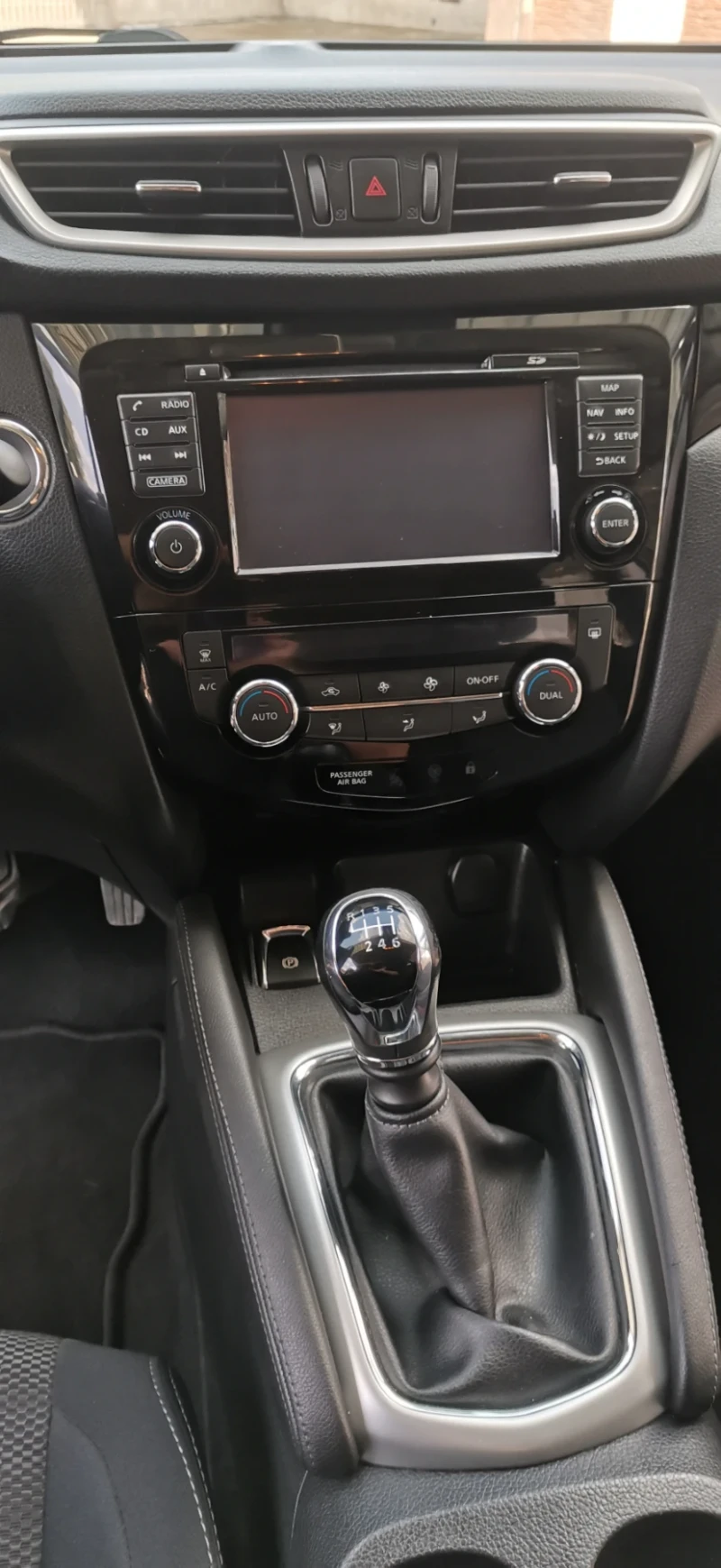 Nissan Qashqai 1.6 , снимка 10 - Автомобили и джипове - 49456224