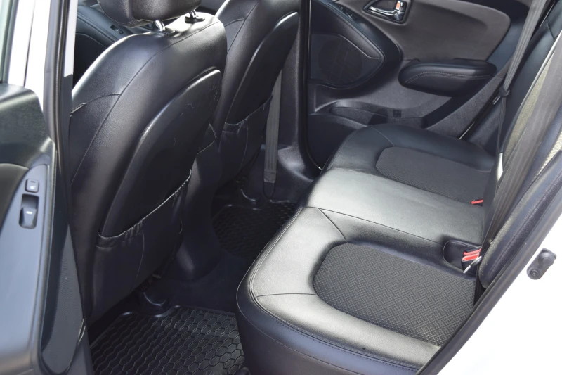 Hyundai IX35 1.7 crdi* Euro5B* Полукожа* Подгрев* 6 Скорости* , снимка 15 - Автомобили и джипове - 52840122
