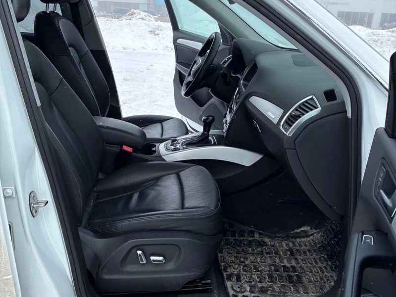 Audi Q5 * 2.0T Progressiv * ШИБЕДАХ* * KEYLESS ENTRY* , снимка 11 - Автомобили и джипове - 53455822