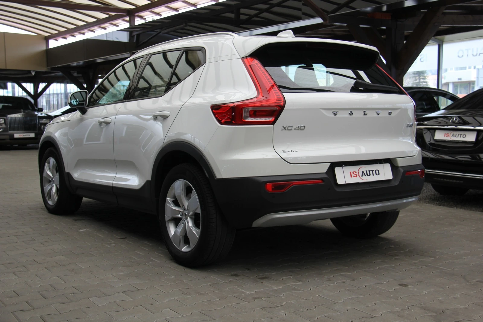 Volvo XC40 D4/AWD/Momentum - изображение 5