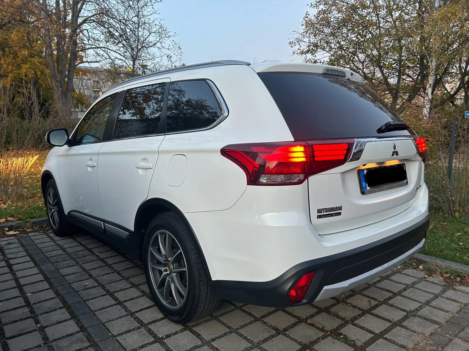 Mitsubishi Outlander 2.0 MIVEC Diamant - изображение 7