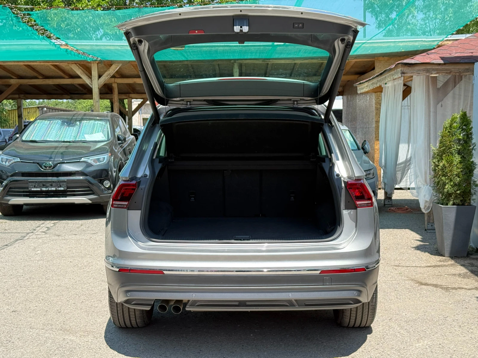 VW Tiguan 2.0TDI* 190к.с* VIRTUAL* СЕРВИЗНА К-КА С ПЪЛНА ИС- - изображение 6