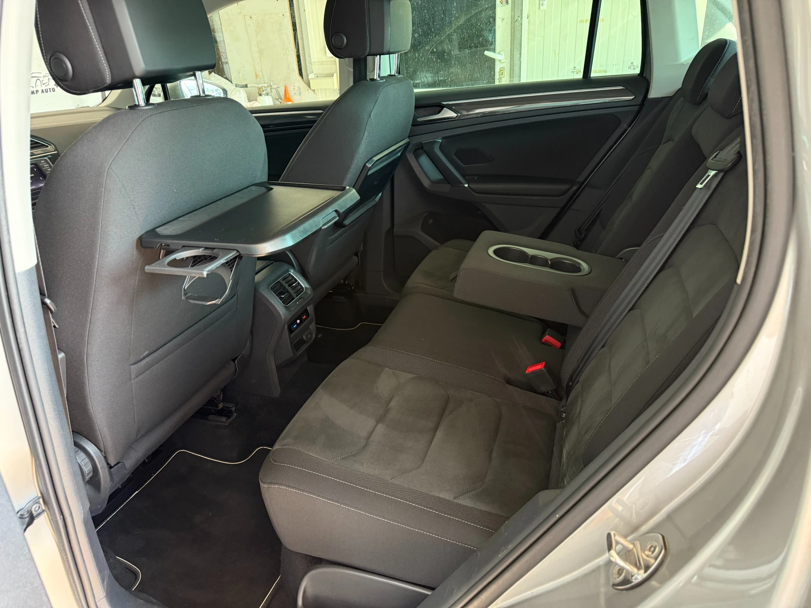 VW Tiguan 2.0TDI* 190к.с* VIRTUAL* СЕРВИЗНА К-КА С ПЪЛНА ИС- - изображение 8