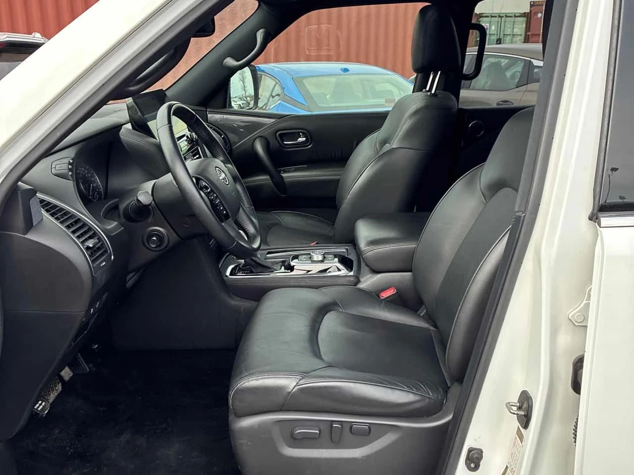 Nissan Armada * SL * ГЛАВНО ПРЕДСТАВИТЕЛСТВО* , снимка 10 - Автомобили и джипове - 54134852