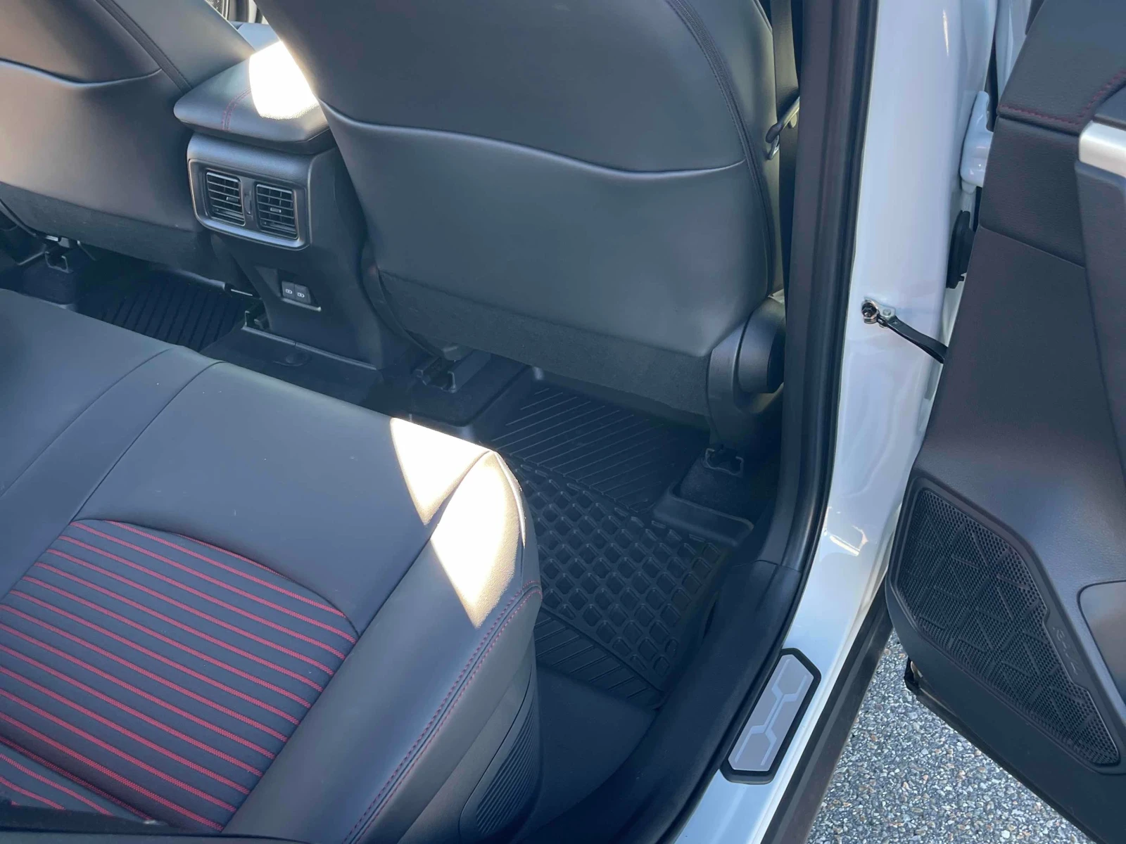 Toyota Rav4  XSE AWD / CARFAX / АВТОКРЕДИТ, снимка 11 - Автомобили и джипове - 55857997