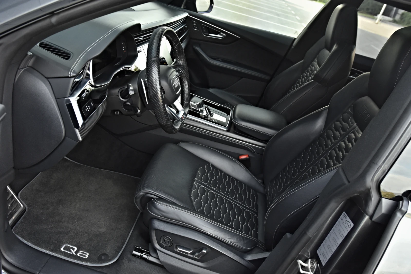 Audi RSQ8 Carbon-ceramic!B&O!Head-up!Pano!Exclusive!, снимка 10 - Автомобили и джипове - 56041779