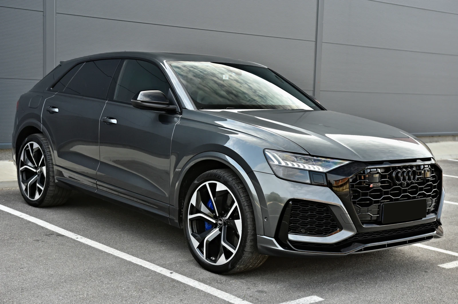 Audi RSQ8 Carbon-ceramic!B&O!Head-up!Pano!Exclusive!, снимка 3 - Автомобили и джипове - 56041779