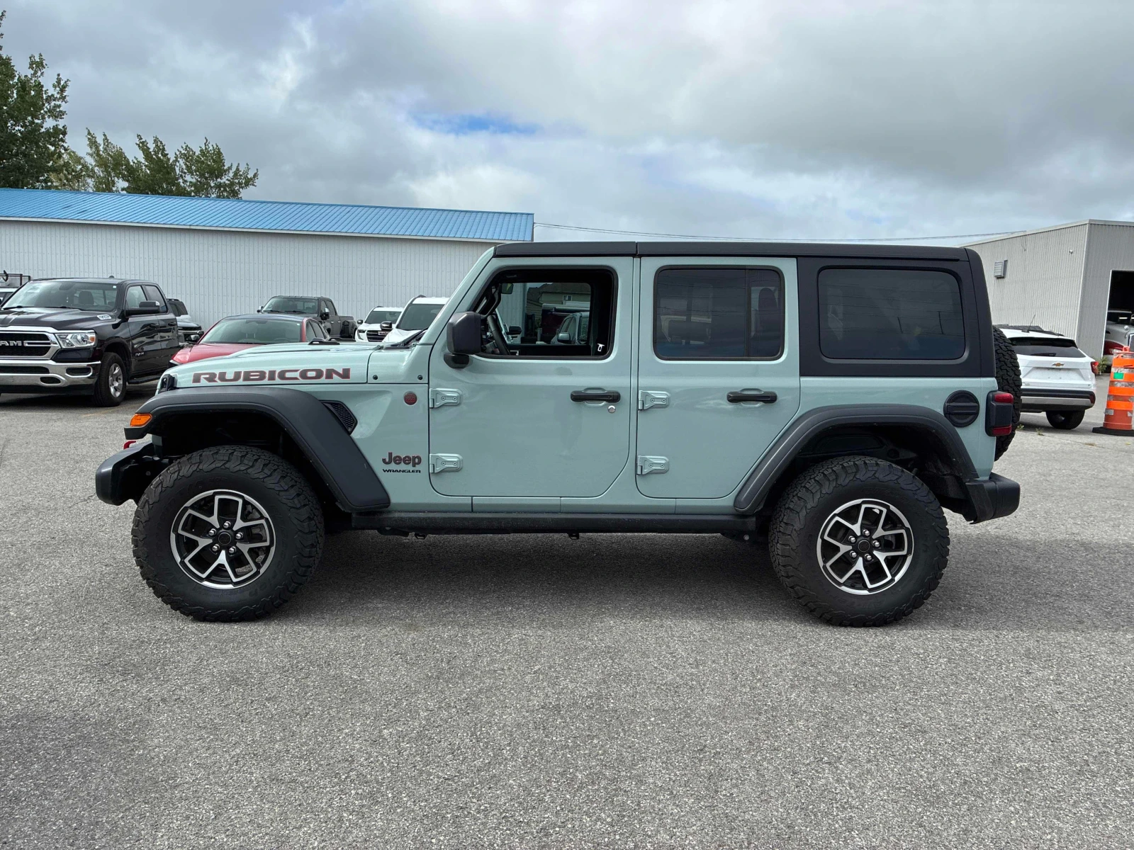 Jeep Wrangler Rubicon* CARFAX* АВТОКРЕДИТ БЕЗ ПЪРВОНАЧАЛНА ВНОСК, снимка 2 - Автомобили и джипове - 56068758