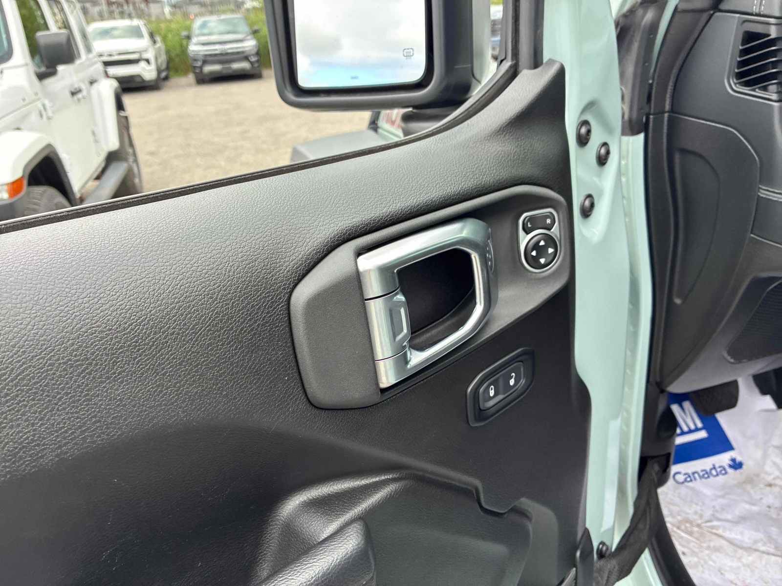 Jeep Wrangler Rubicon* CARFAX* АВТОКРЕДИТ БЕЗ ПЪРВОНАЧАЛНА ВНОСК, снимка 11 - Автомобили и джипове - 56068758