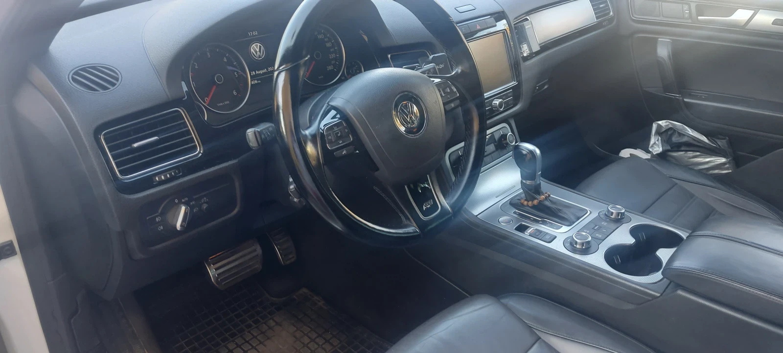 VW Touareg, снимка 12 - Автомобили и джипове - 56252340