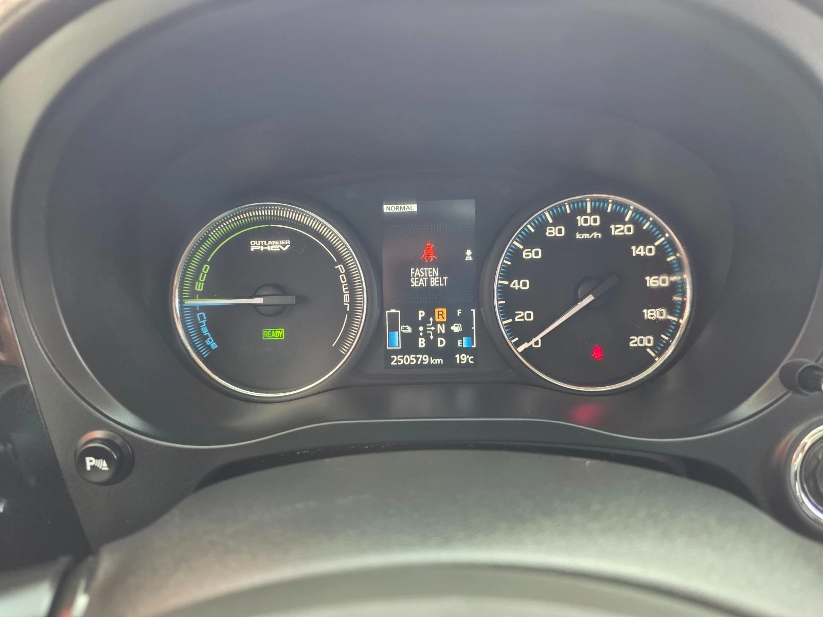 Mitsubishi Outlander 2.0i Phev-4wd /Auto/Navi/Koja/Camera/Xenon/L | Mobile.bg � ����������� 8