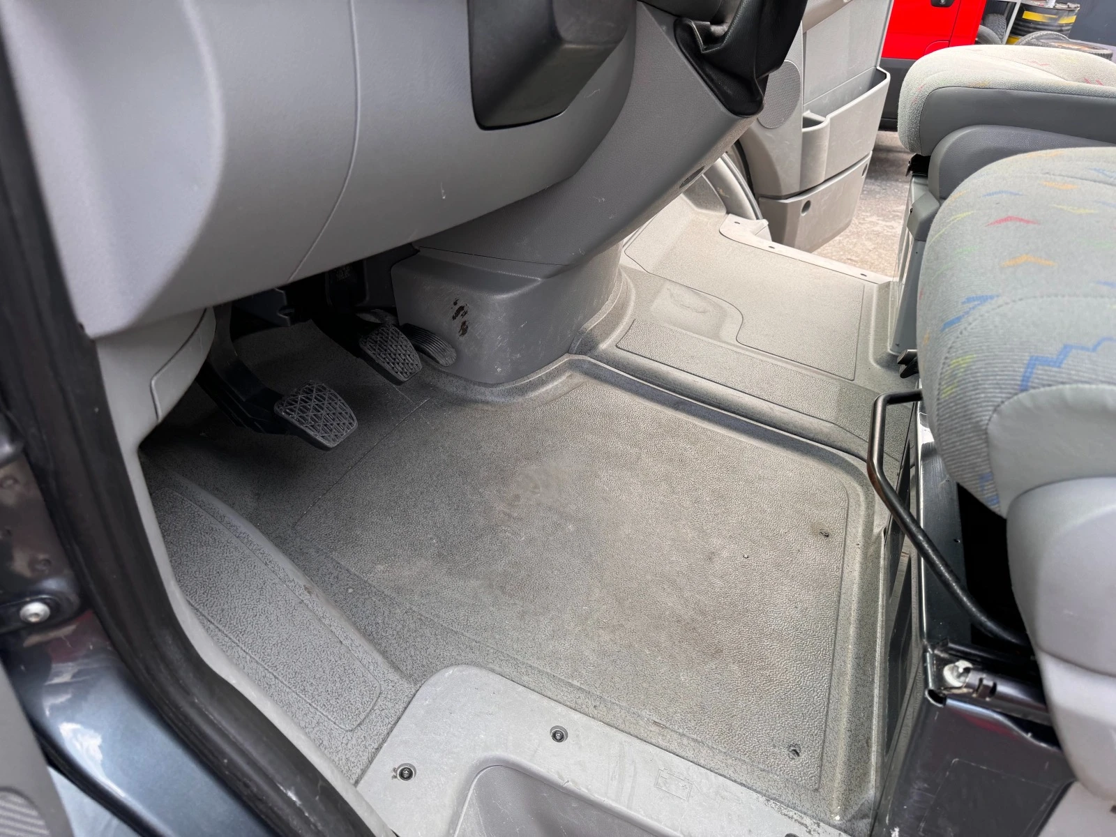 VW Crafter 2.5TDI  L2H2  | Mobile.bg   13