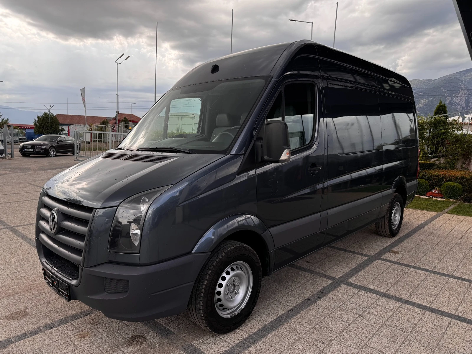 VW Crafter 2.5TDI Клима L2H2  - изображение 3