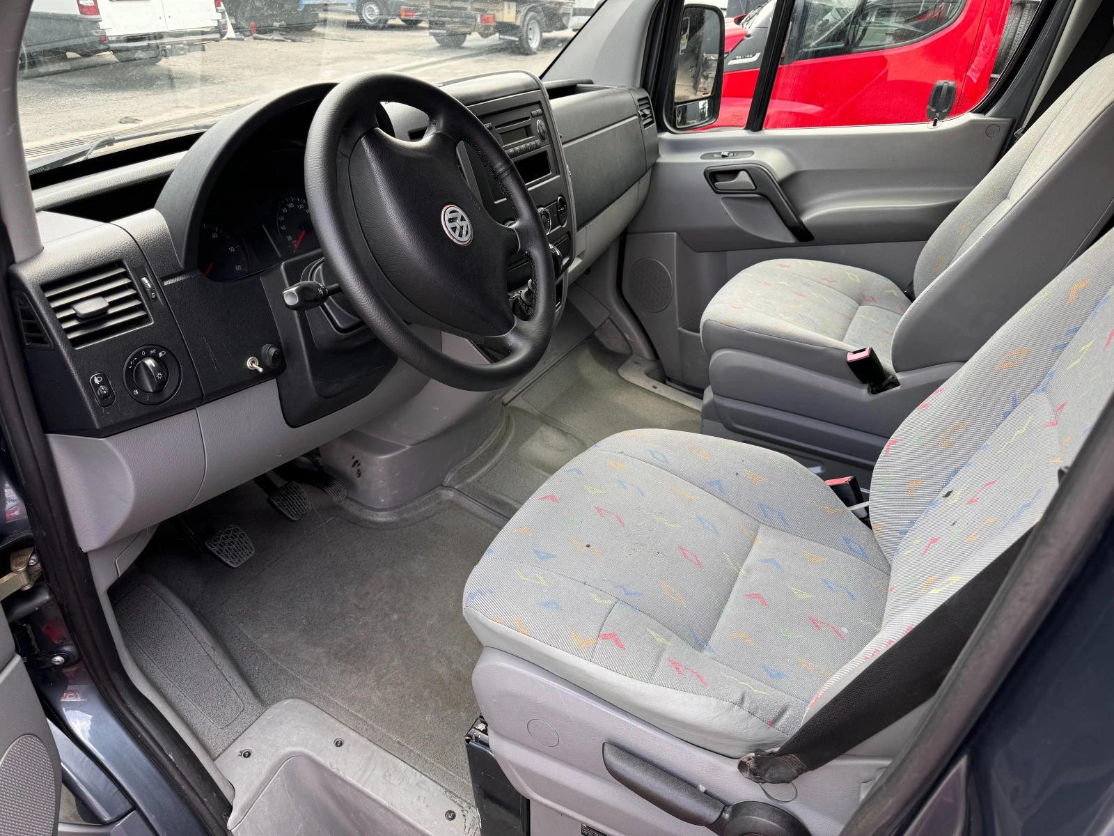 VW Crafter 2.5TDI Клима L2H2  - изображение 9