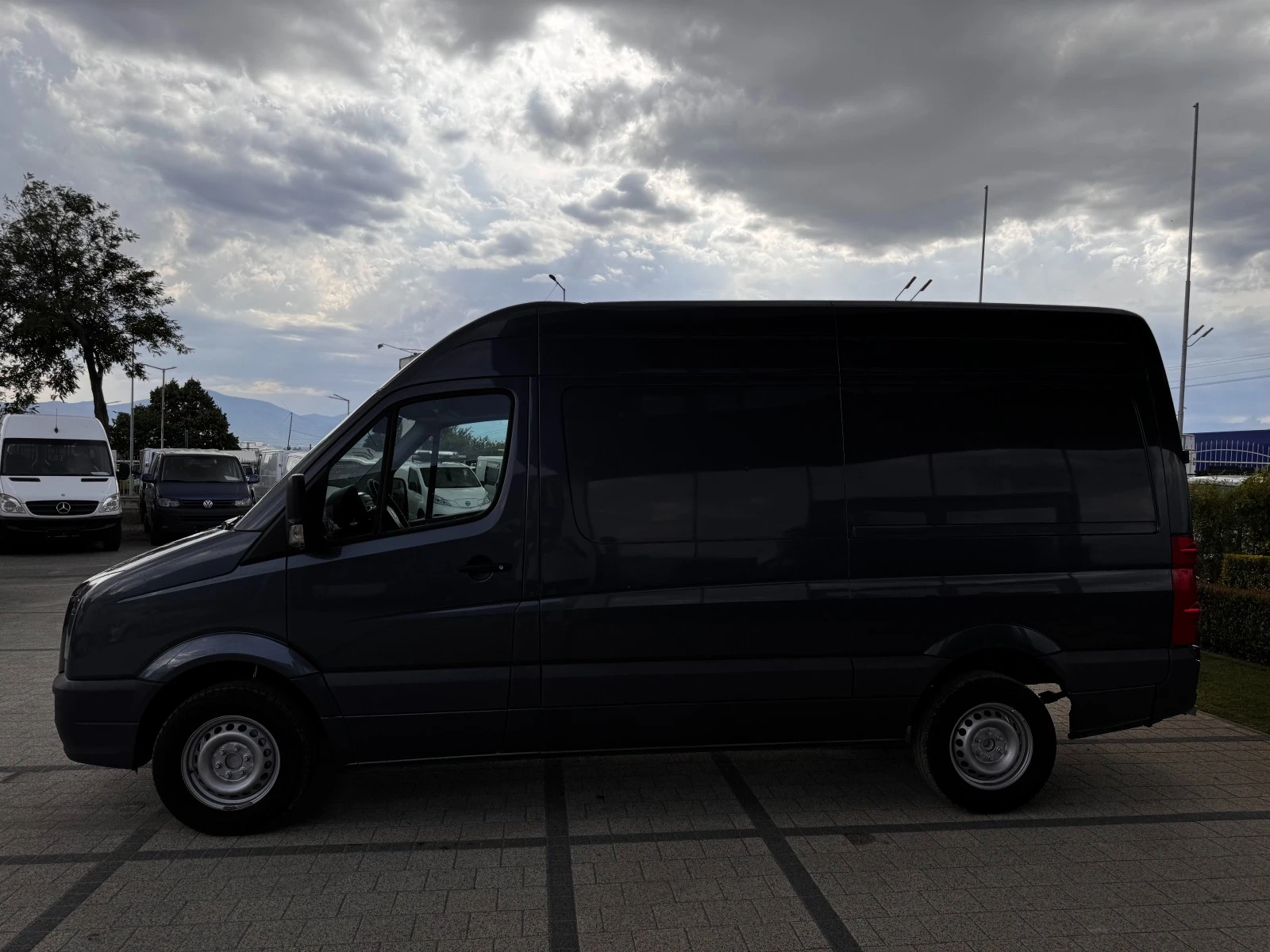 VW Crafter 2.5TDI Клима L2H2  - изображение 4