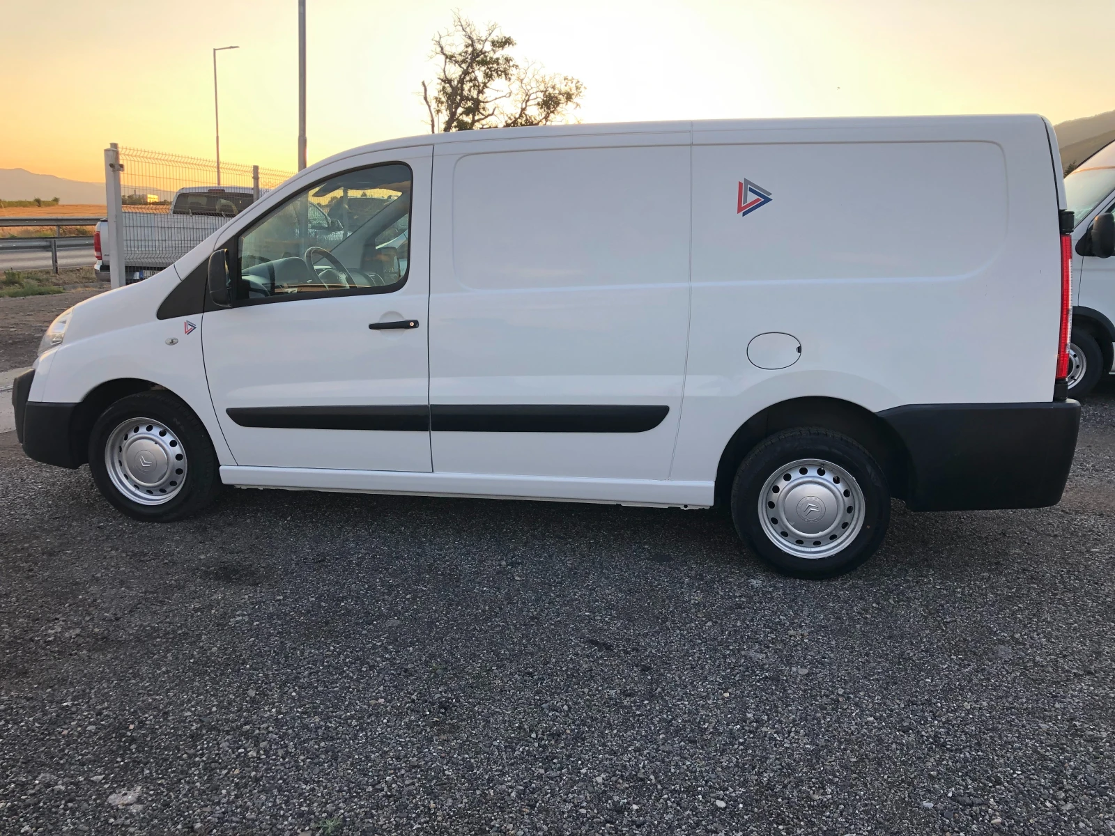 Citroen Jumpy 2.0 HDI - изображение 4