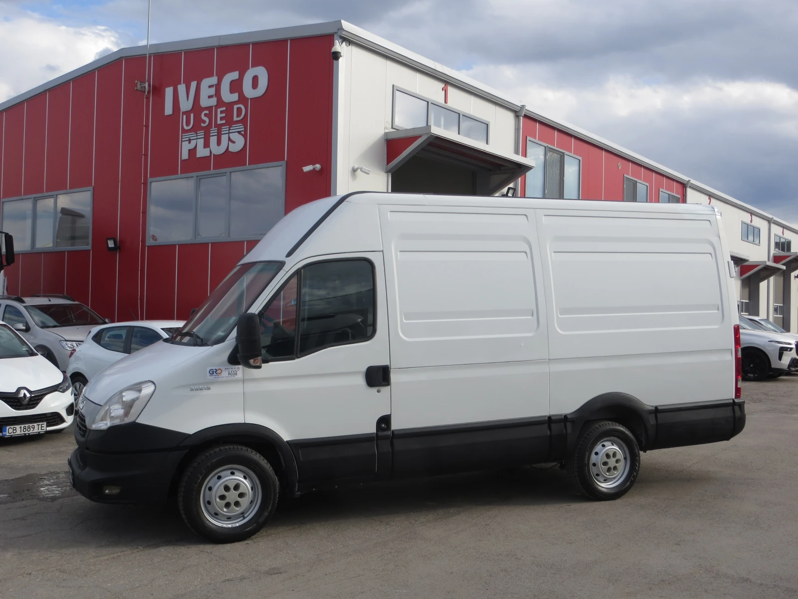 Iveco Daily 35S13-12 КУБ. М. ОБЕМ НА ТОВАРНОТО ПОМЕЩЕНИЕ, снимка 2 - Бусове и автобуси - 54191659