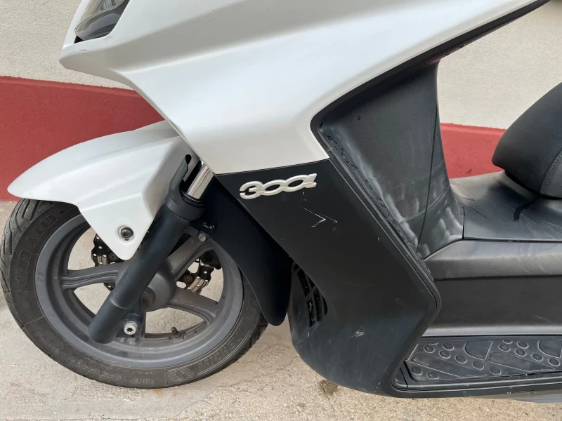 Kymco Downtown 300, снимка 3 - Мотоциклети и мототехника - 51522260