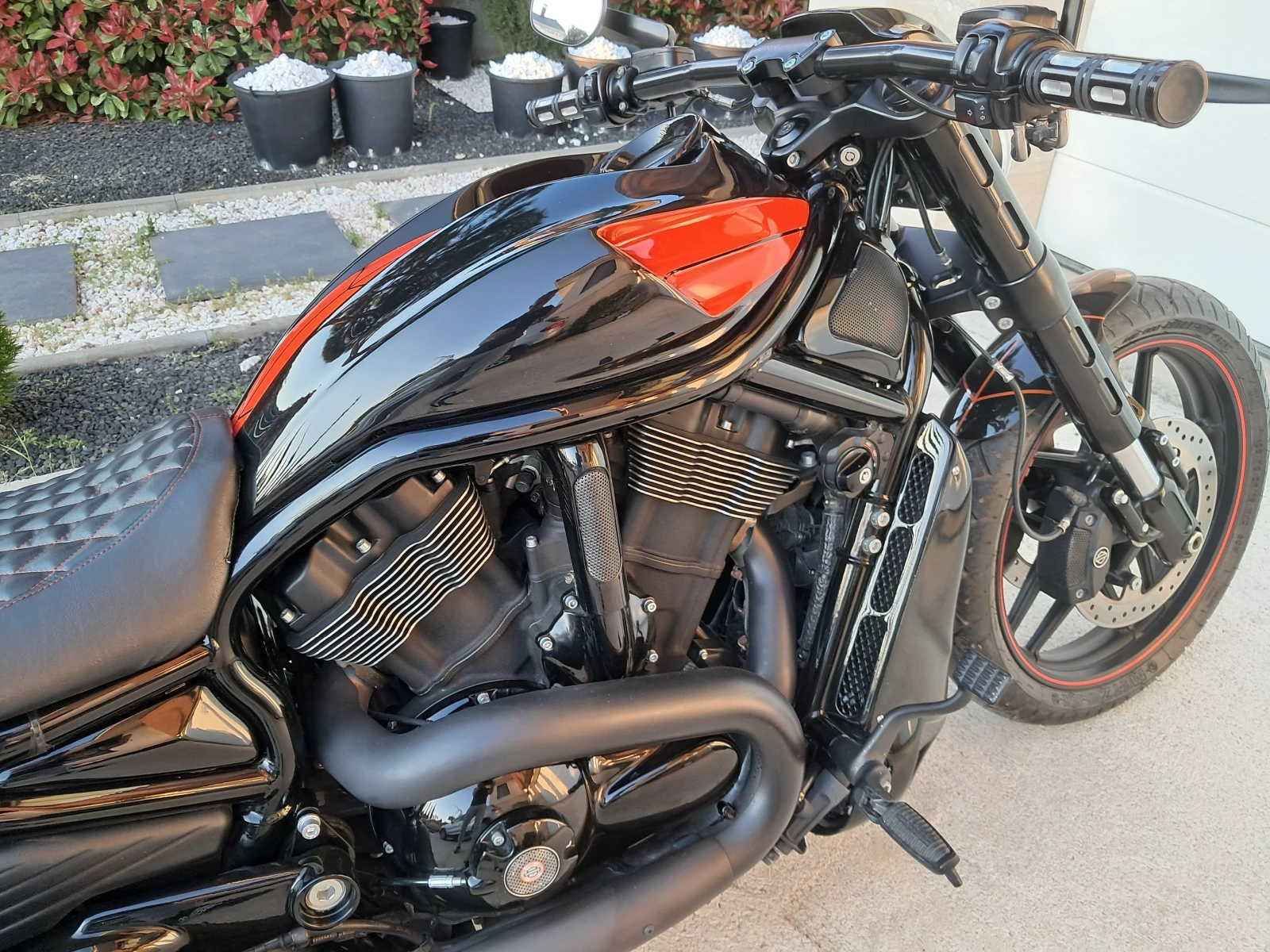 Harley-Davidson V-Rod NIGHT-ROD-ABS -CUSTOM-КАТО НОВ, снимка 15 - Мотоциклети и мототехника - 52524191