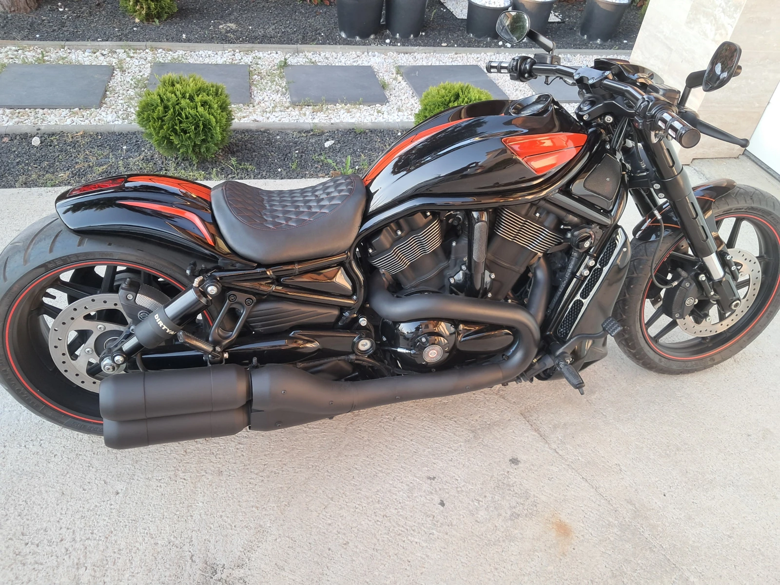 Harley-Davidson V-Rod NIGHT-ROD-ABS -CUSTOM-КАТО НОВ, снимка 16 - Мотоциклети и мототехника - 52524191