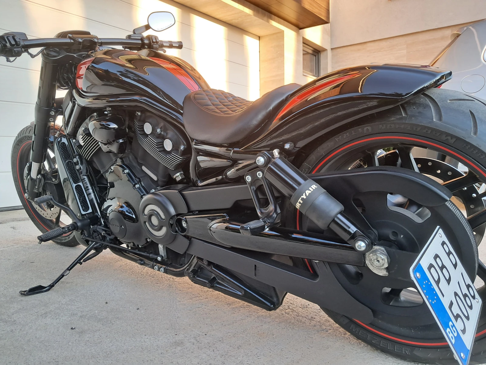 Harley-Davidson V-Rod NIGHT-ROD-ABS -CUSTOM-КАТО НОВ, снимка 10 - Мотоциклети и мототехника - 52524191