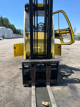      Hyster