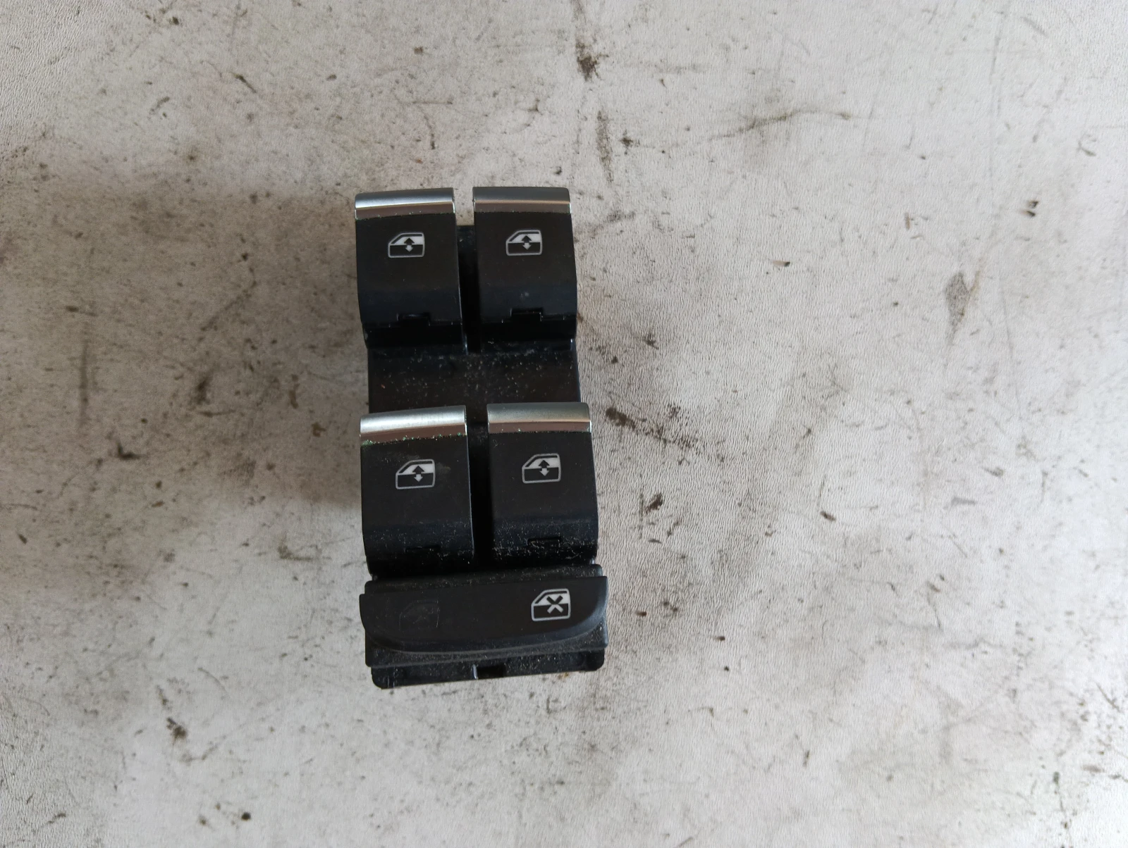 копче ел. стъкла 8W0959851E Audi A4
