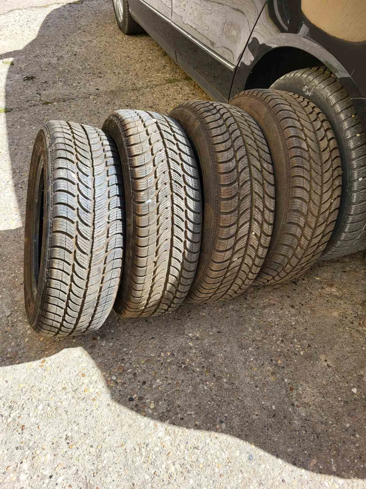 Гуми Зимни 185/60R15, снимка 3 - Гуми и джанти - 56234086