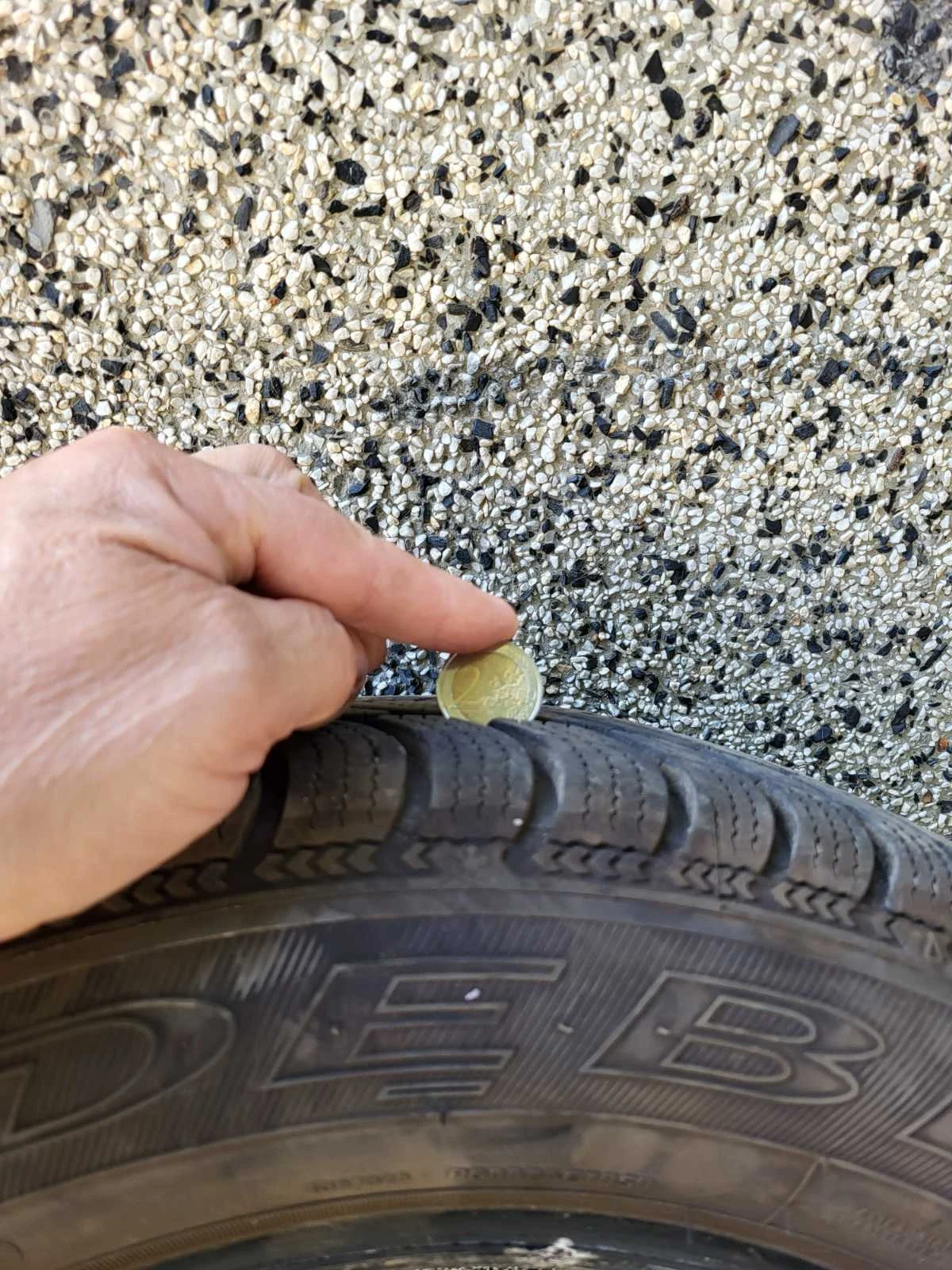 Гуми Зимни 185/60R15, снимка 10 - Гуми и джанти - 56234086