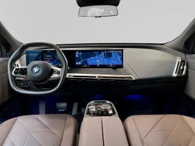 BMW iX xDrive40 / Sky Lounge/360 Camera | Mobile.bg    7