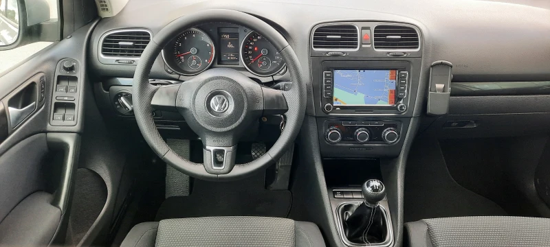 VW Golf 1.6 102к.с.газ/бензин, снимка 13 - Автомобили и джипове - 47207552