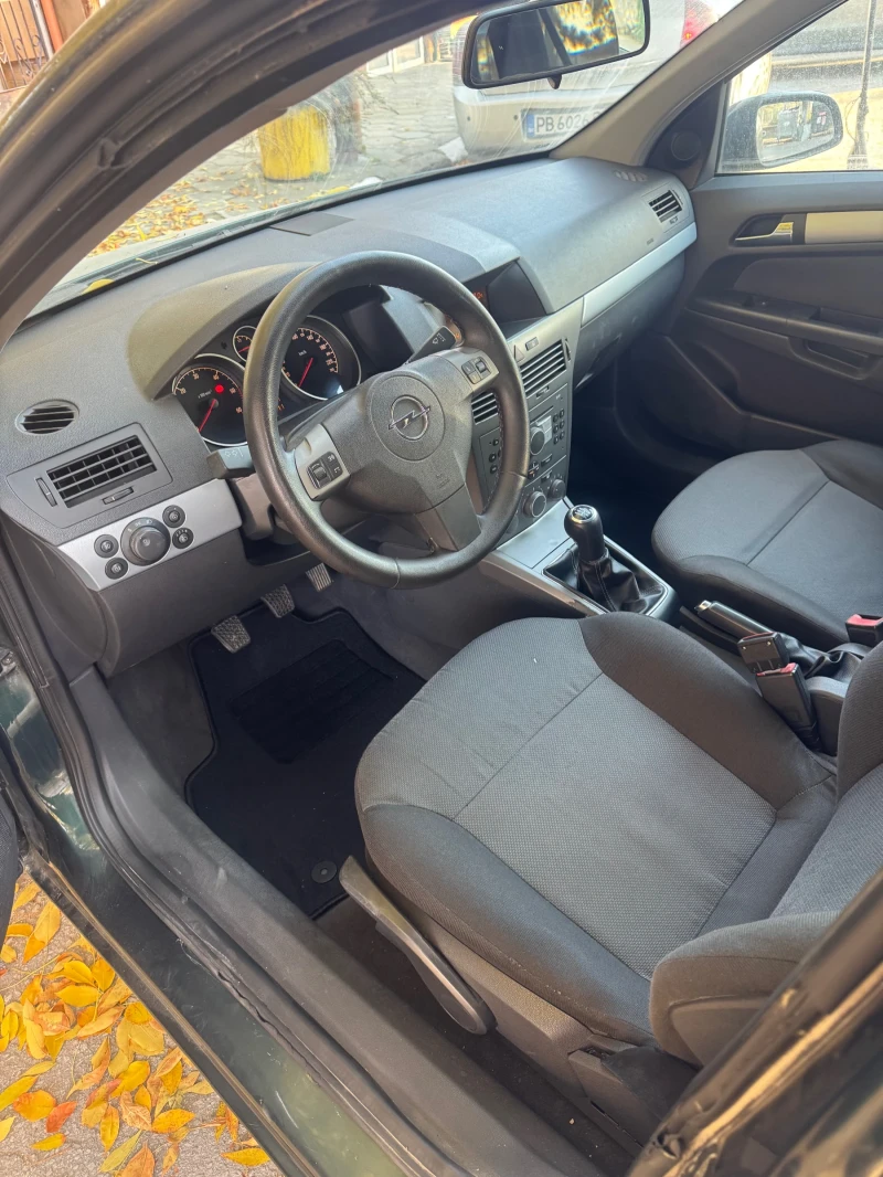 Opel Astra 1.7 CDTI, снимка 5 - Автомобили и джипове - 47706196