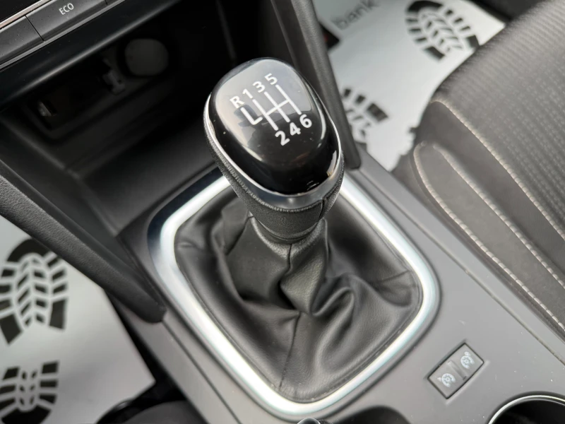 Renault Megane 1.2i 132 к.с., снимка 12 - Автомобили и джипове - 50480505