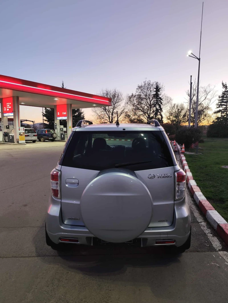 Daihatsu Terios 1.5I, снимка 4 - Автомобили и джипове - 51526066