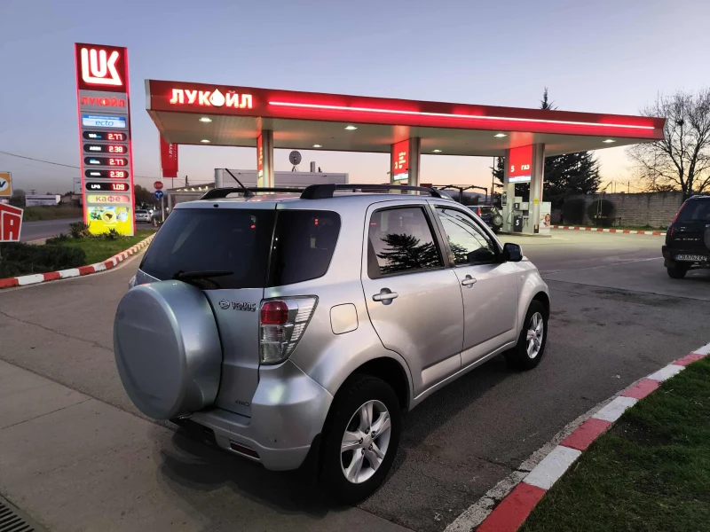 Daihatsu Terios 1.5I, снимка 6 - Автомобили и джипове - 51526066