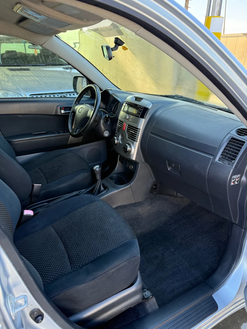 Daihatsu Terios 1.5I, снимка 9 - Автомобили и джипове - 51526066