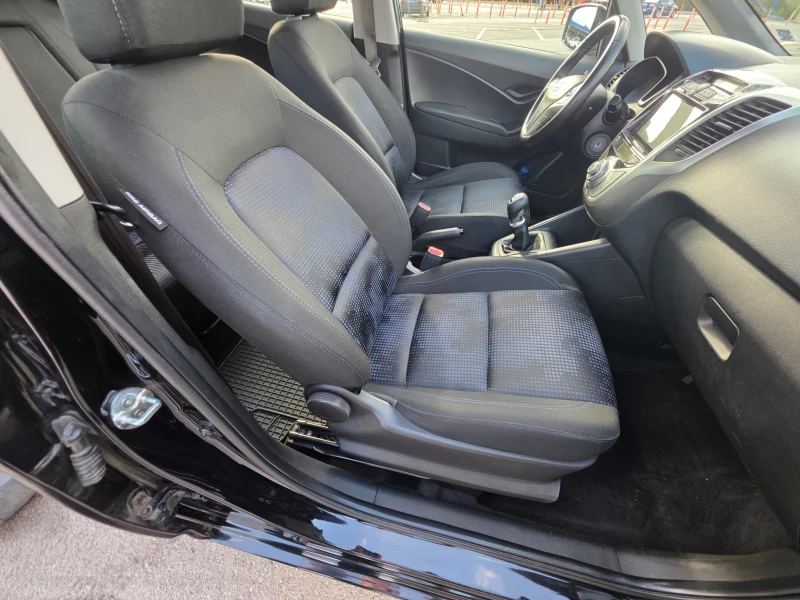 Hyundai Ix20 1.4 CRDI, снимка 13 - Автомобили и джипове - 51869430