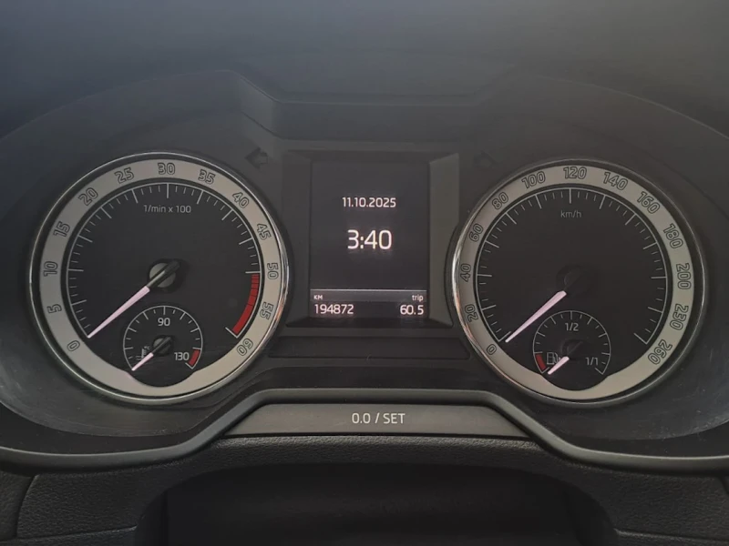 Skoda Octavia 2.0 TDI DSG * LED* , снимка 13 - Автомобили и джипове - 52019817