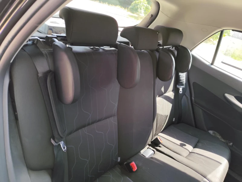 Toyota Auris, снимка 7 - Автомобили и джипове - 52831989