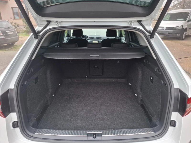 Skoda Superb 1.6TDI DSG Navi, снимка 15 - Автомобили и джипове - 52752558