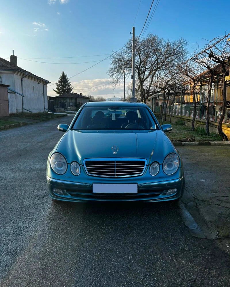 Mercedes-Benz E 220 CDI Avantgarde, снимка 2 - Автомобили и джипове - 53394726