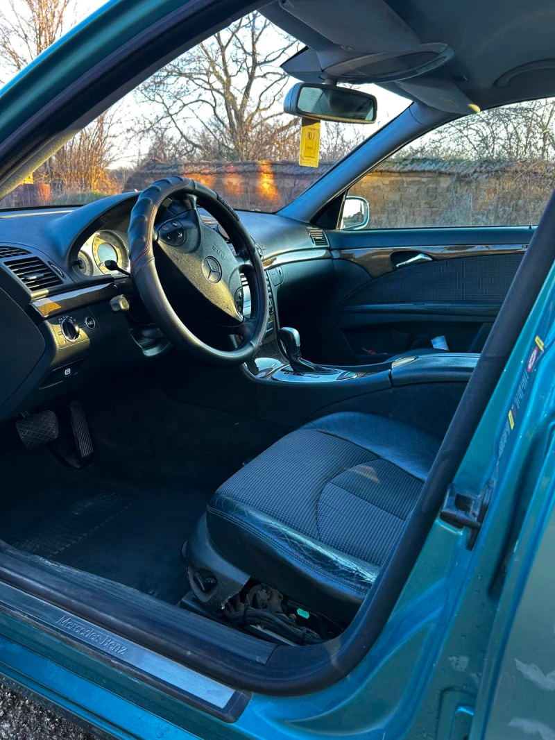 Mercedes-Benz E 220 CDI Avantgarde, снимка 6 - Автомобили и джипове - 53394726