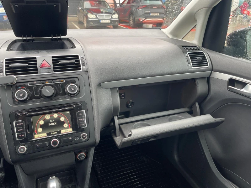 VW Touran CNG ECO FUEL, снимка 6 - Автомобили и джипове - 53510464