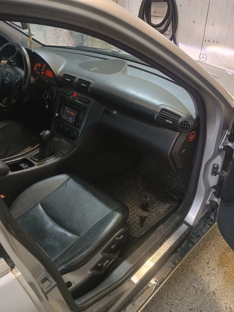 Mercedes-Benz C 200, снимка 5 - Автомобили и джипове - 53512795