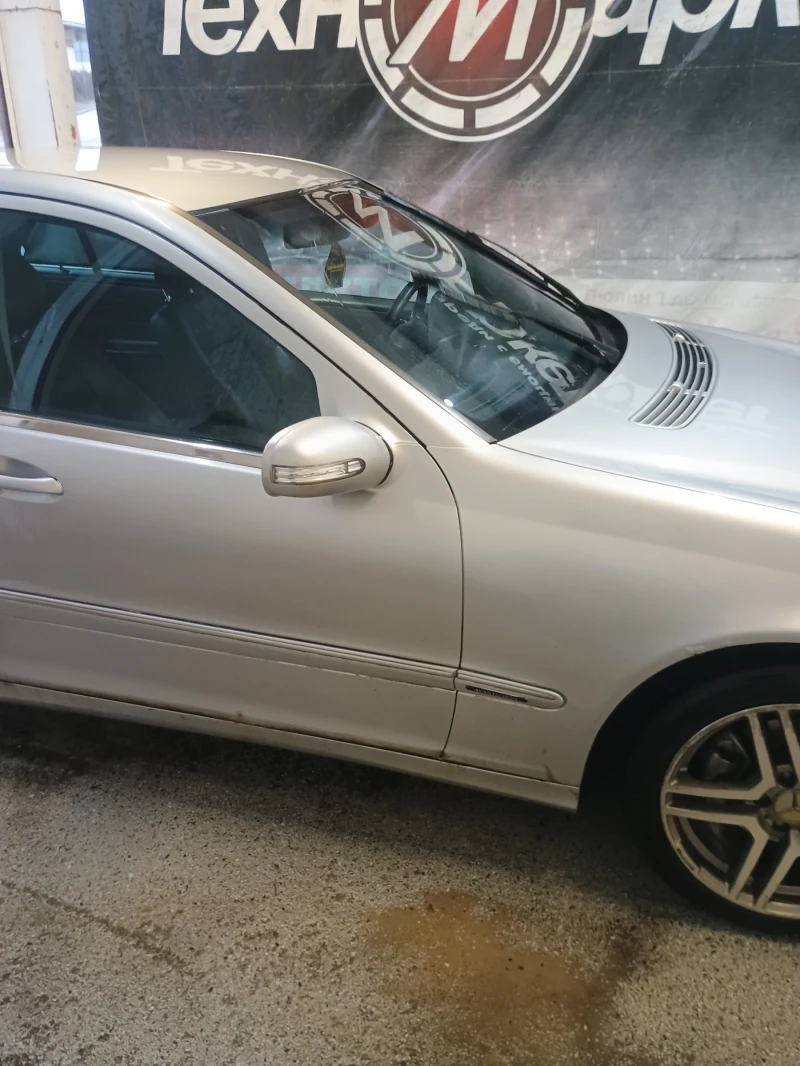 Mercedes-Benz C 200, снимка 7 - Автомобили и джипове - 53512795