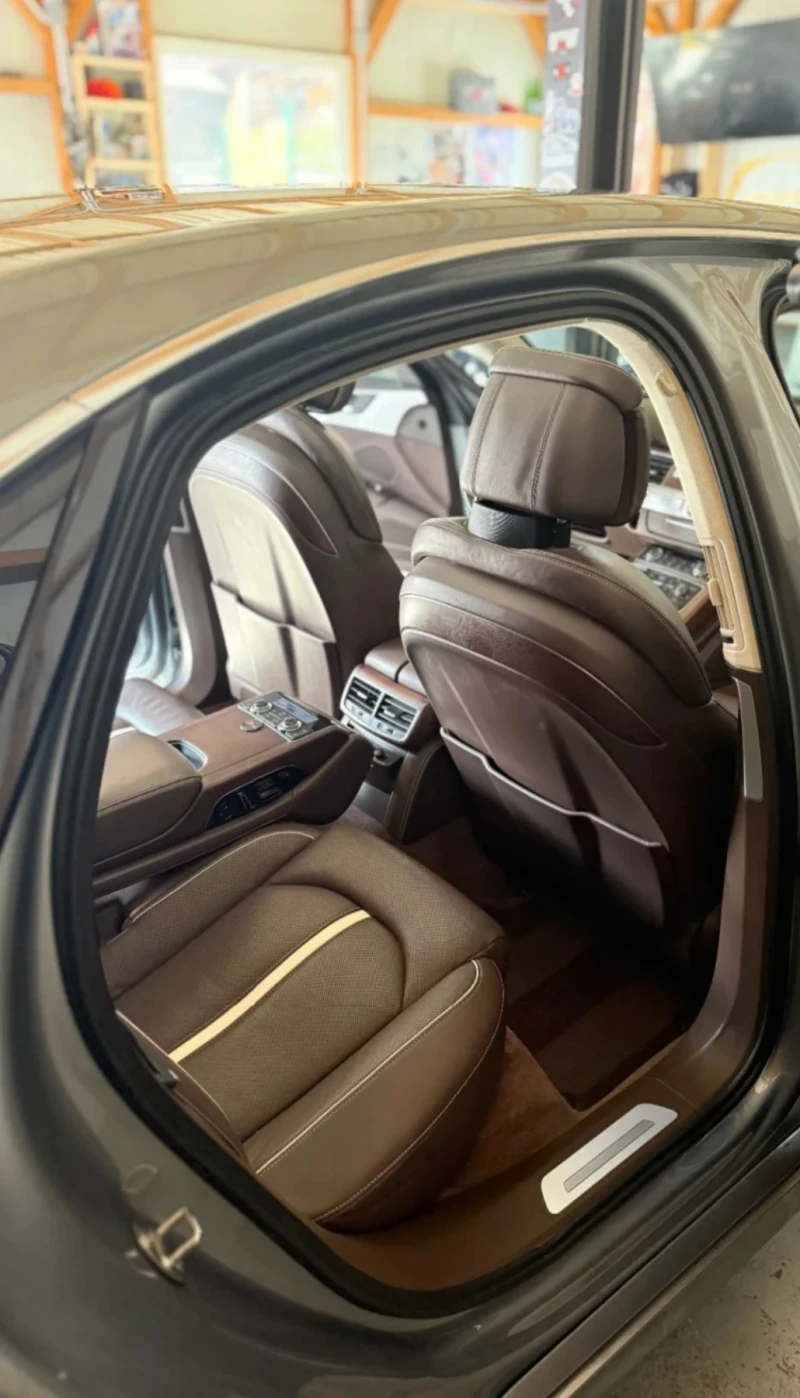 Audi A8 4.2fsi, снимка 11 - Автомобили и джипове - 53523953