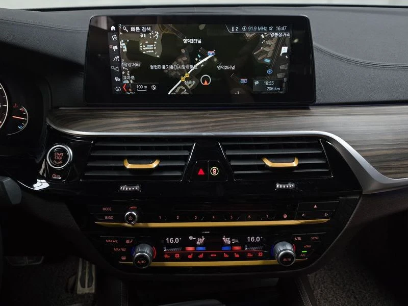 BMW 530 530I M Sports Plus, снимка 12 - Автомобили и джипове - 55505394
