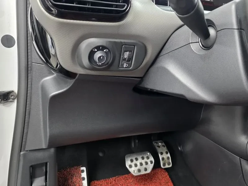 Citroen C4 Cactus 1.5 Bluehdi Shine, снимка 16 - Автомобили и джипове - 55831379