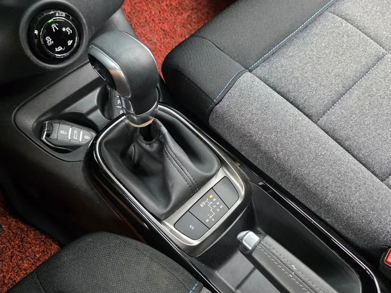 Citroen C4 Cactus 1.5 Bluehdi Shine, снимка 9 - Автомобили и джипове - 55831379